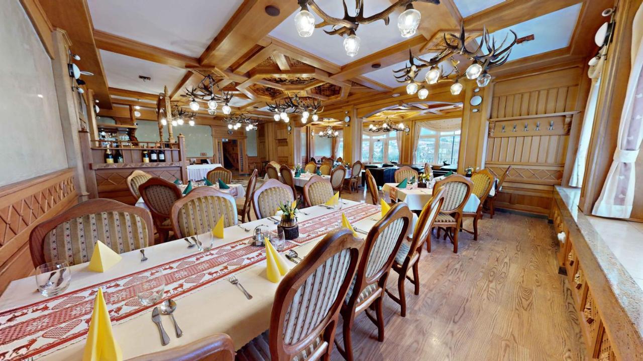 Hotel Diana Stráža Extérieur photo