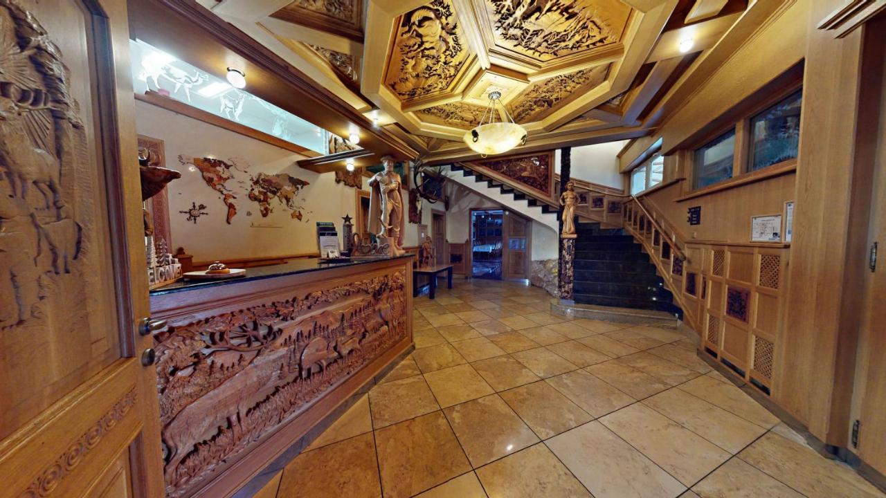 Hotel Diana Stráža Extérieur photo