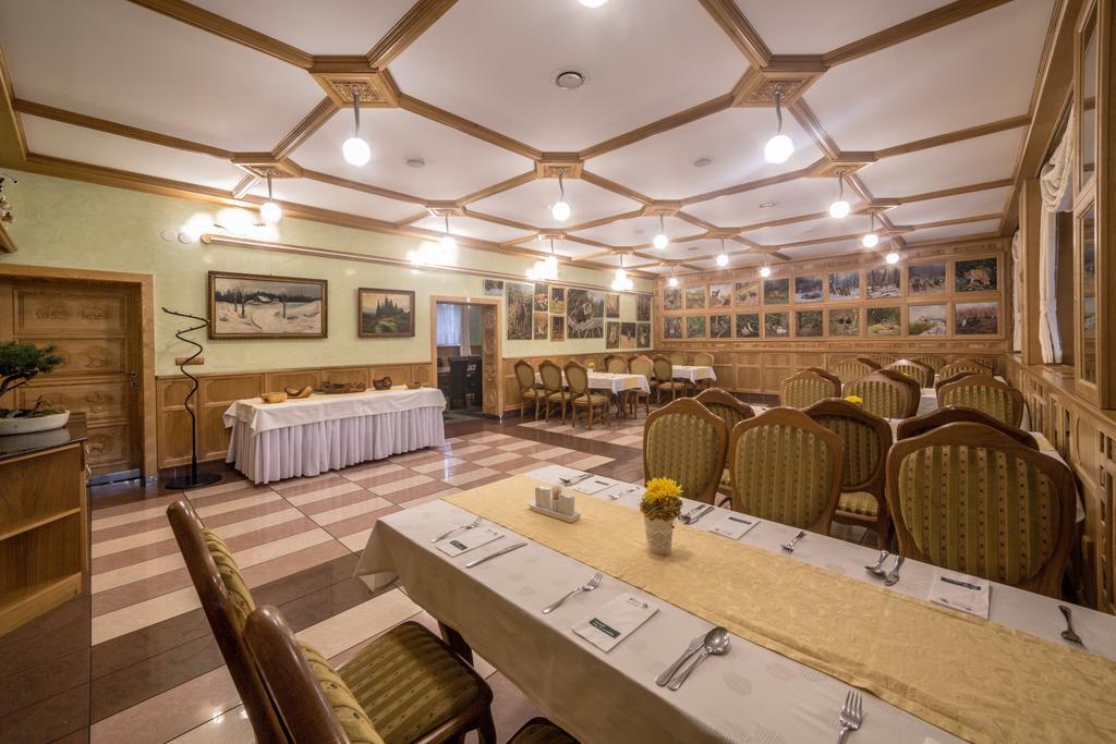 Hotel Diana Stráža Extérieur photo