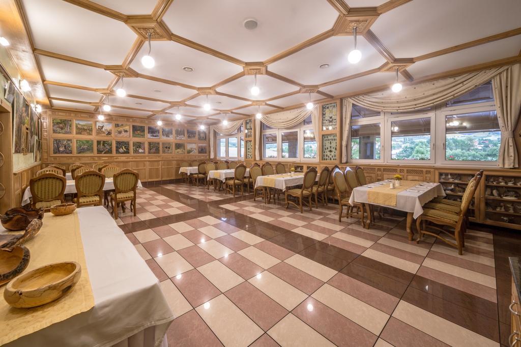 Hotel Diana Stráža Extérieur photo